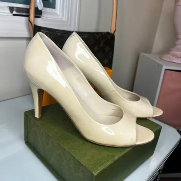 Classic Richard Tyler Nude Patent Leather Peep-Toe Heels | Size 9 - Picture 2 of 6